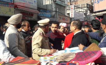 jalandhar-police-traffic-control-in-rainak-bazaar